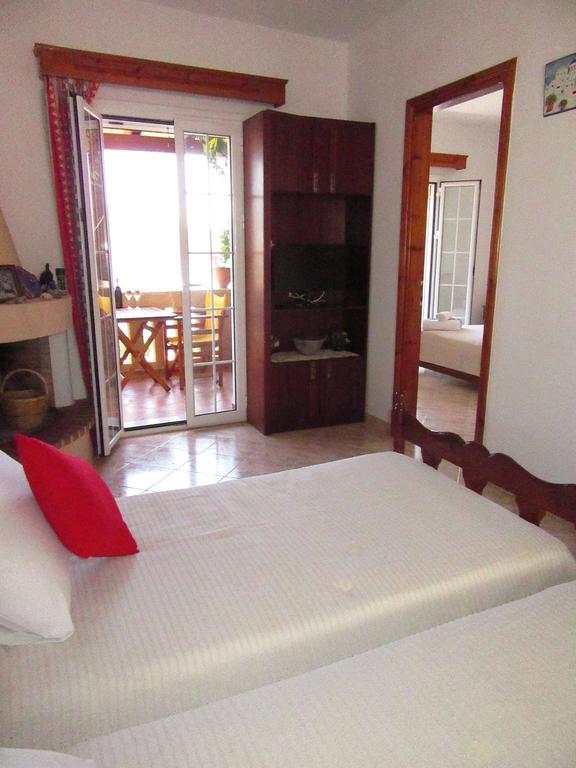 Kalotina'S Apartments Emborios Dış mekan fotoğraf